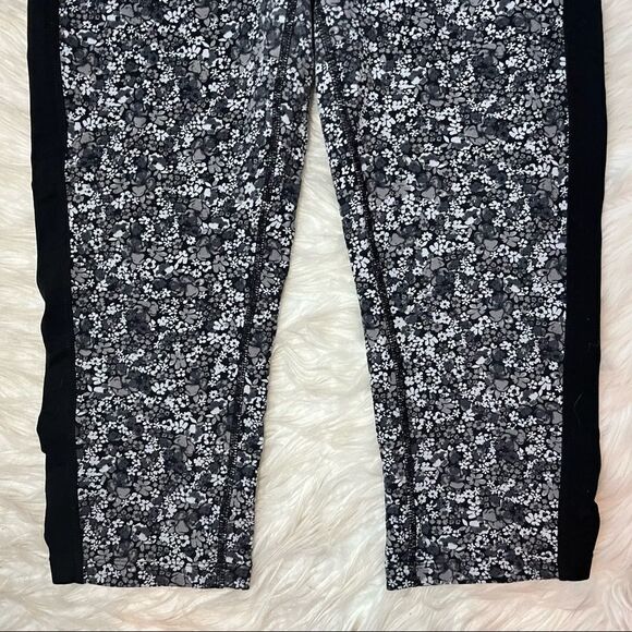 Athleta Ditsy Stripe Balance Capri - Picture 5 of 9